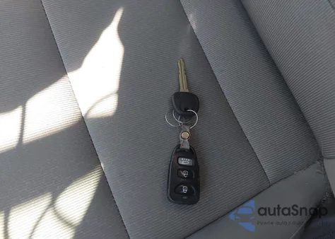 2018 Hyundai Elantra Se z USA, uszkodzony, nr VIN 5NPD74LF4JH296262